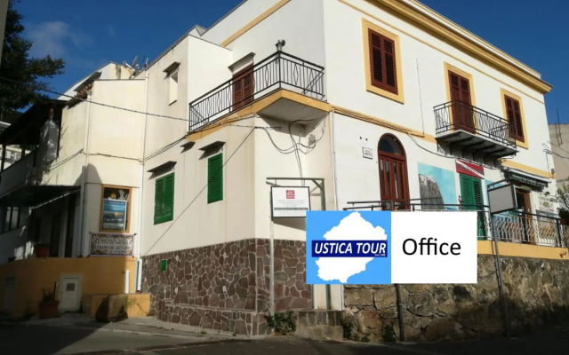Ustica Tour Apartments and Villas