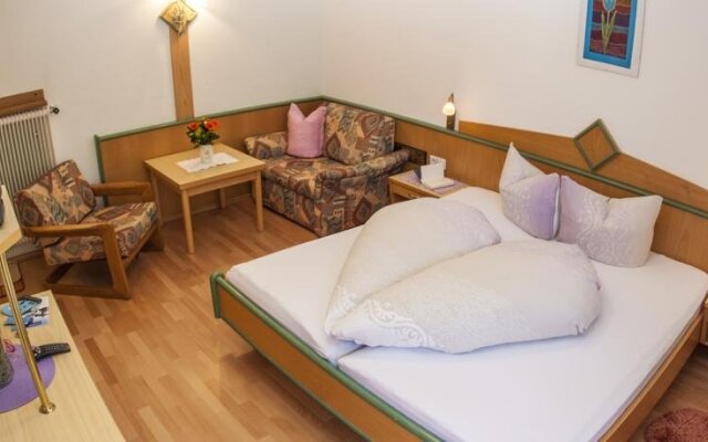 Frühstückspension & Ferienhaus Fädnerspitze