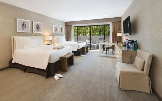 Luxe Sunset Boulevard Hotel