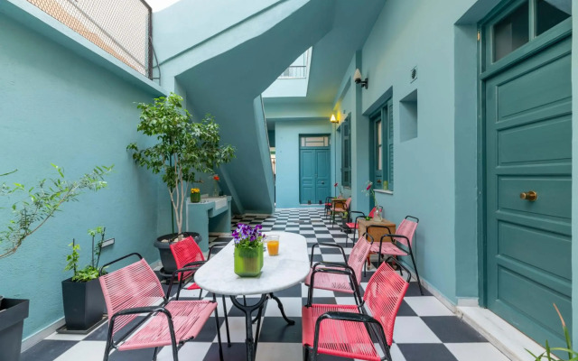 Petralona's Green House