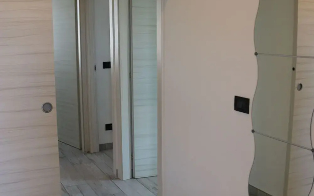 Holiday Apartment near Lake, Shared Swimming Pool