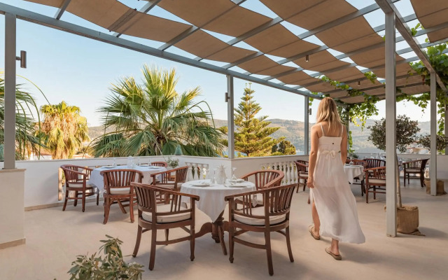 Ino Hotel & Suites