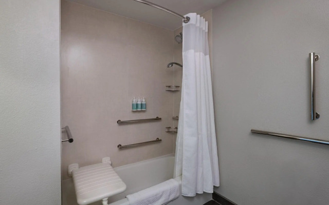 Courtyard by Marriott Dallas Arlington/Entertainment Dist