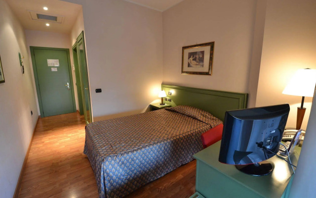 Sun Hotel