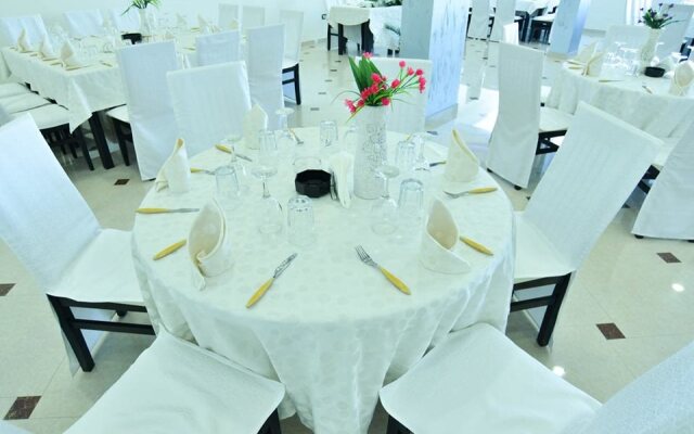 Hotel Holiday Velipoje