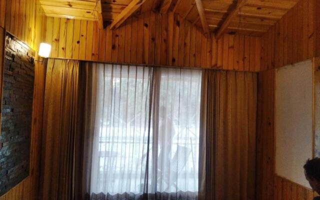 Qcent Woods Spa & Resort