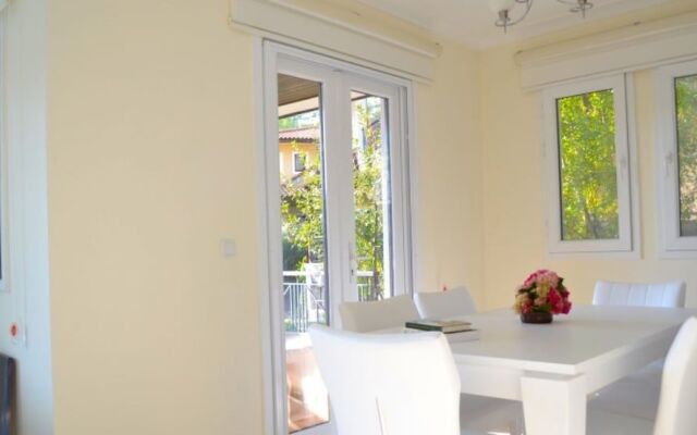 Villa Olive by Villa Safiya