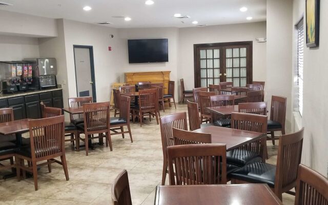 Holiday Inn Express & Suites Chicago Matteson by IHG