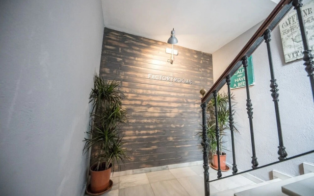 Factory Rooms Tarifa - Hostel