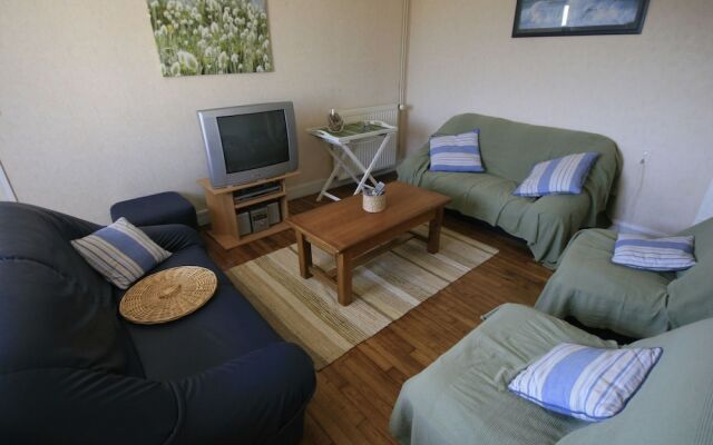 Cozy Holiday Home in Penmarch with Private Swimming Pool