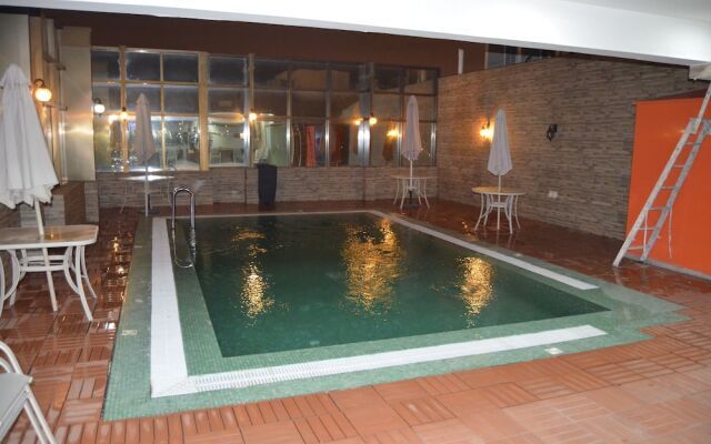 Lina Park Hotel Suites 1