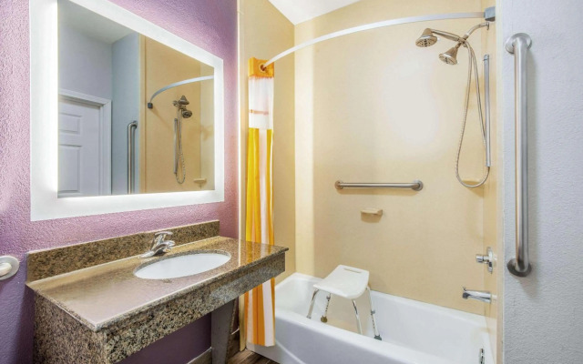 La Quinta Inn & Suites by Wyndham Gainesville