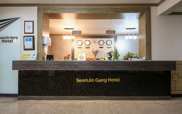 Hadong Seomjingang Hotel