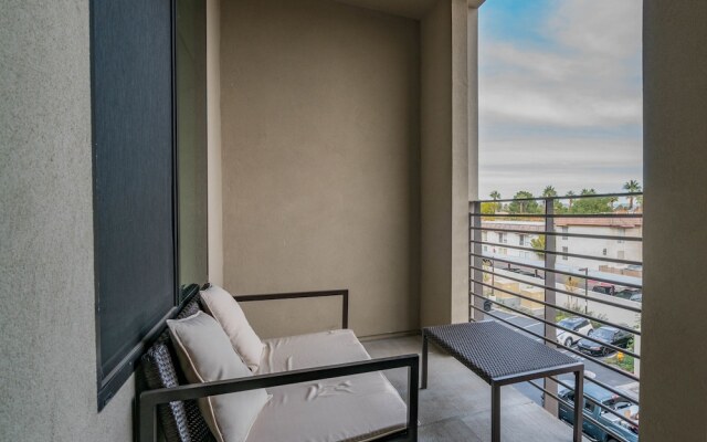 1br Luxury Apartment | Heated Pool by Wanderjaunt