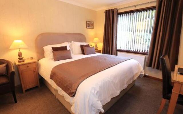 Lynver Guest House