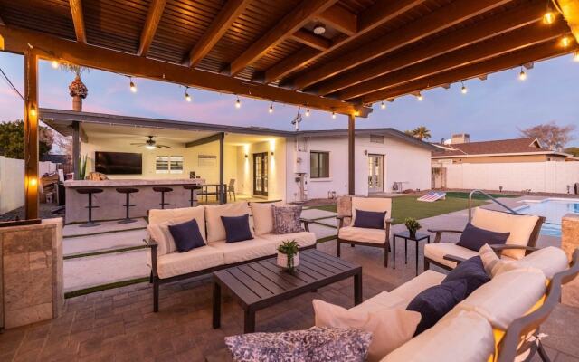 Scottsdale East Osborn 4 Bedroom Home by RedAwning, Scottsdale