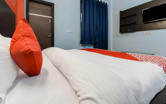 OYO Flagship 30504 PR Residency