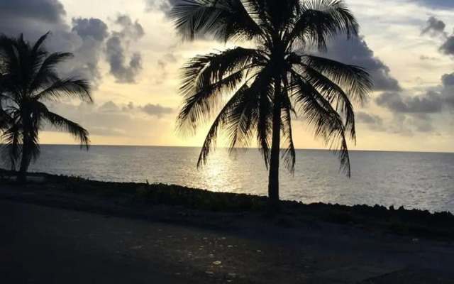 Sarie Bay Inn