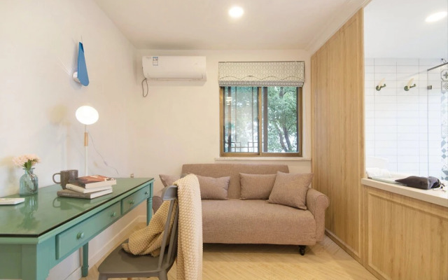 L.River Boutique Inn