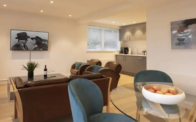 CH Apt 7 2bed in Bath