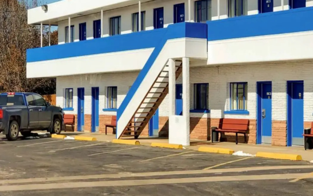Motel 6 Canon City, CO