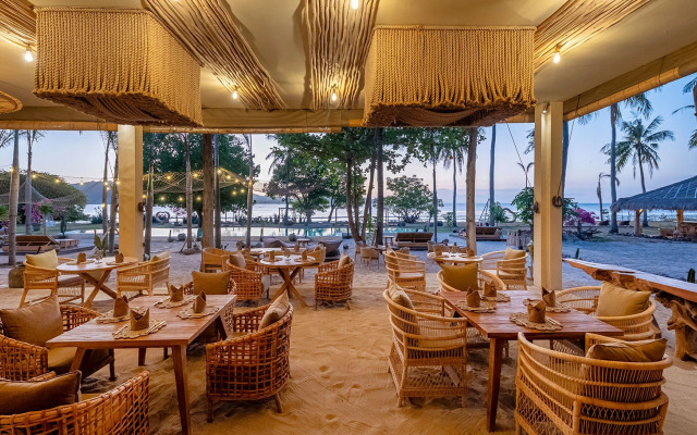 Bleu MATHIS Gili Asahan