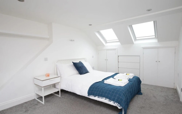 Stunning Central Oxford 3BR Home Inc. Parking