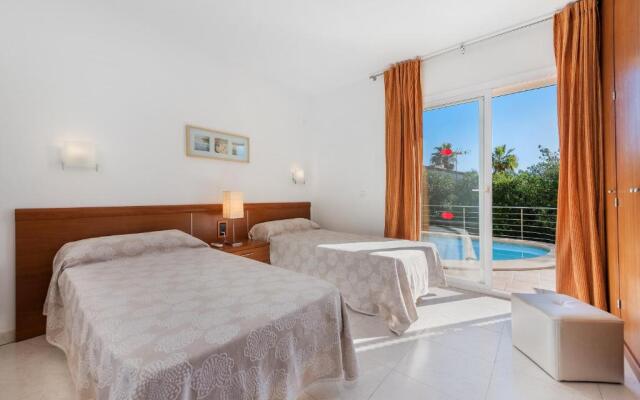 Vistafar - Private Pool & Only 50m to the Sea