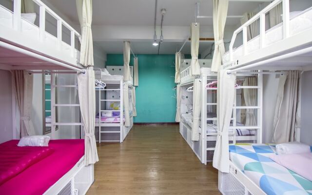 OYO 705 Hostel@seatzstation