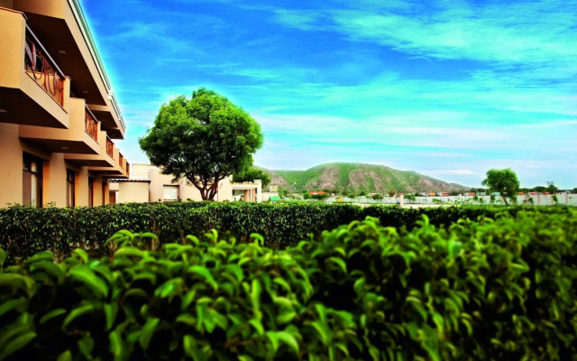 Treehouse Sunrise Resort Neemrana