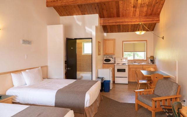 Rocky Mountain Ski Lodge