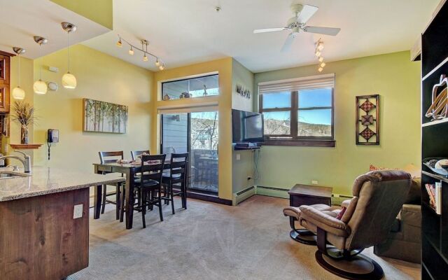 River Mnt Lodge E101