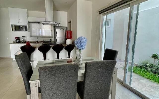 Casa turquesa pie de playa Mazatlan (Brujas)