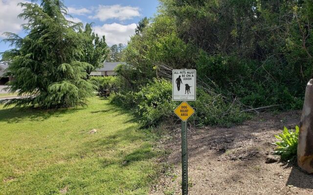 Hotsprings Village Inn