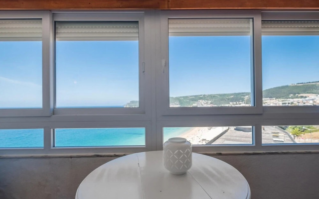 Rent4rest Sesimbra Ocean View Studio - Direct Beach Access