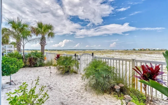 Salty Dog 5 Bedroom Home by RedAwning