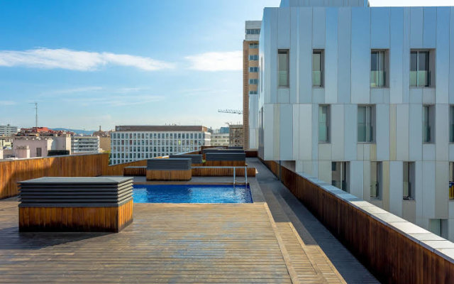 Barcelona 1 Br Apartment Shared Terrace With Swimming Pool Hoa 42151