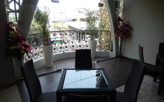 Grand Amira Hotel