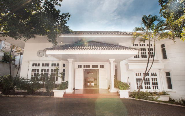 Super OYO 332 Residence G17 Kemang