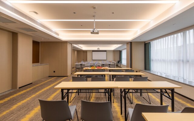 GZ Baiyun Airport MeHood Liz Hotel T1