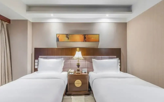 Yun-Ray Ambassador Hotel
