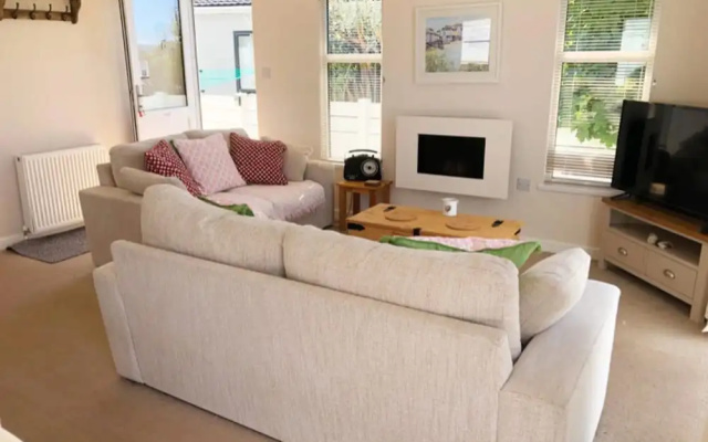 Charming 3-bed Chalet in Abersoch