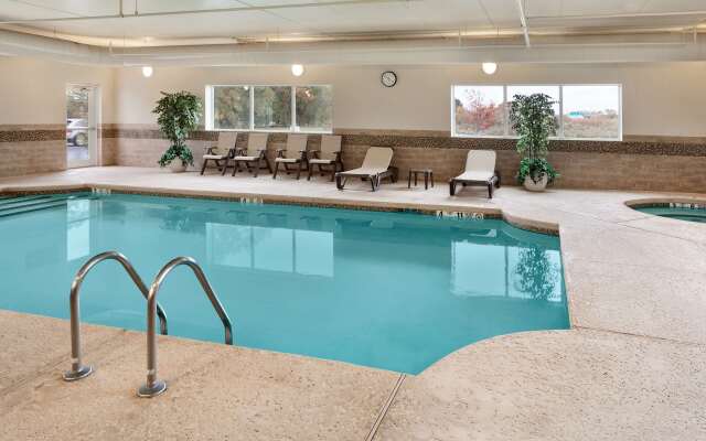 Country Inn & Suites by Radisson, Buffalo South I-90, NY