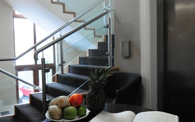 Coach House Hotel