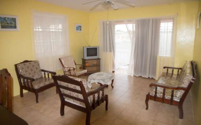 3 Bedroom Holiday Apartment