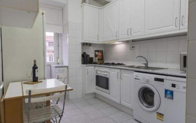 Charming Chiado 2Bedr W/Balcony And View