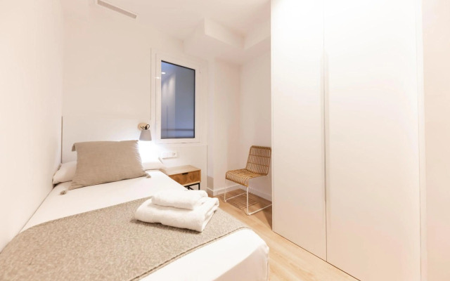 Bravissimo Falcó, 3 bedrooms and balcony