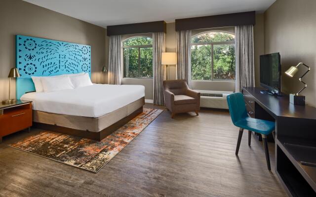 Hotel Indigo San Antonio Riverwalk by IHG