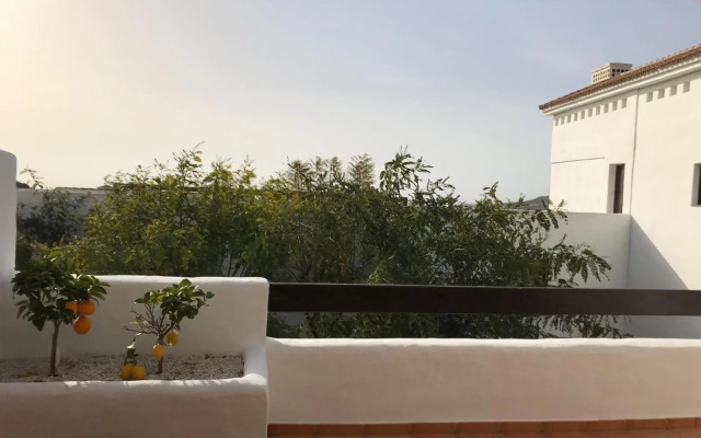 Luxury apartment set in Doña Julia Golf Course