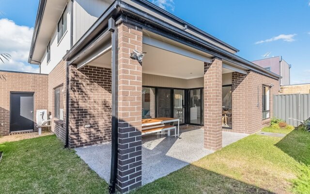 Winona ON Williams - PET Friendly - Free Wifi